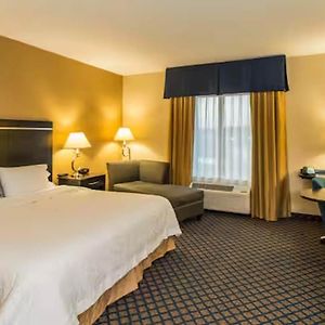 King Room Accessible Tub Mobility Hearing Access or Non-Smoking